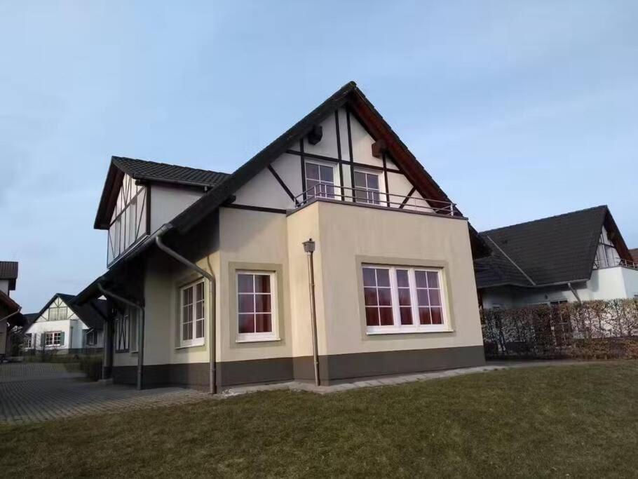 Charmantes Ferienhaus An Der Mosel Ediger-Eller Exterior photo
